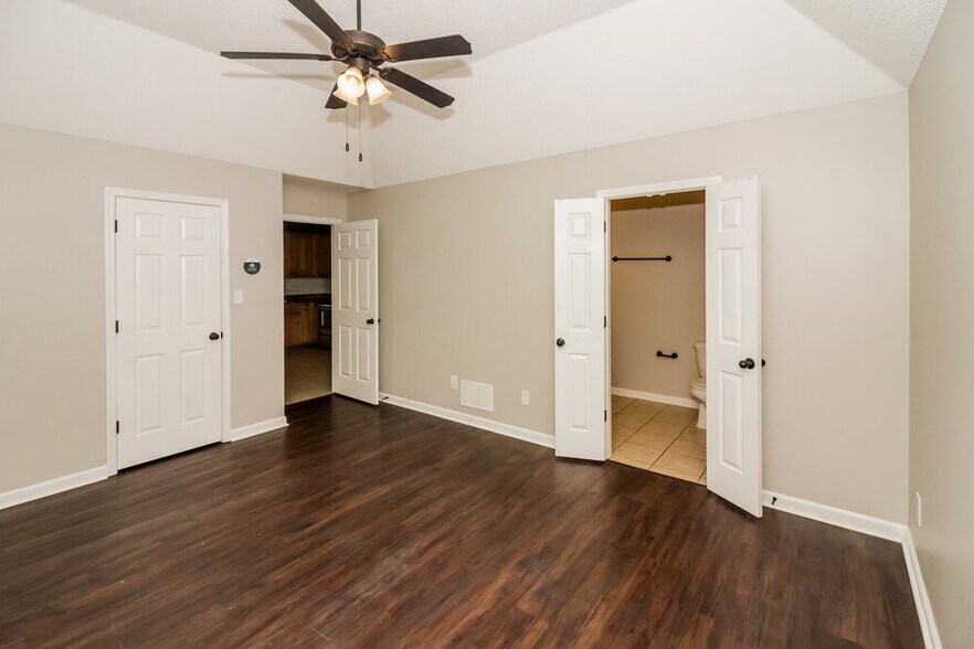 Building Photo - 7317 Green Ash Dr