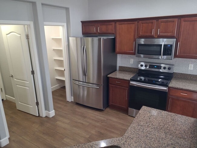 Building Photo - Ideal Living in Highland Groves: Stunning Cul-de-Sac Home with Builder Upgrades, Open Floor Plan,...