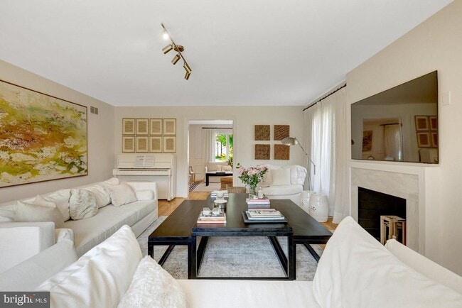 Building Photo - 6305 Dunaway Ct