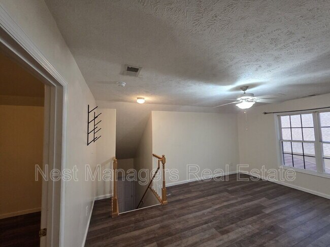 Building Photo - 7732 Redwood Ave