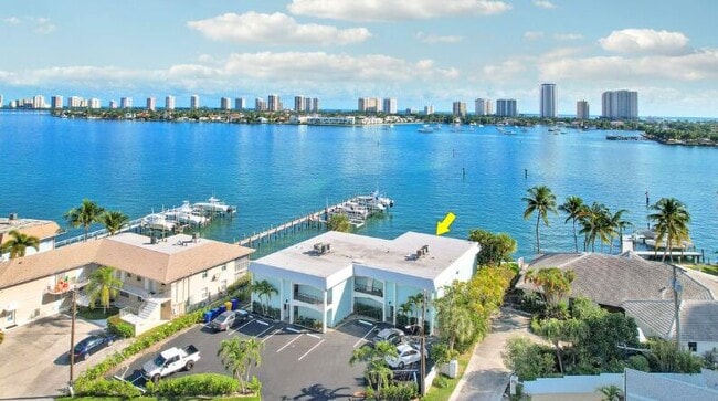 Building Photo - 360 Wilma Cir