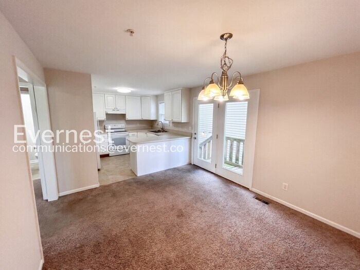 Building Photo - 701 Vineland Ct