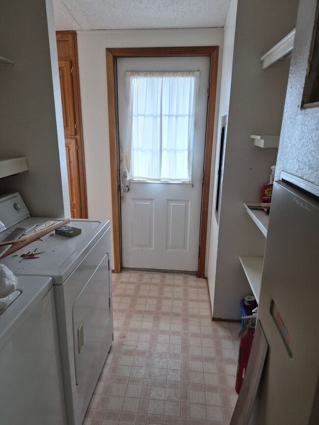 Building Photo - 3 bed/ 2 bath Country Home in California Pines