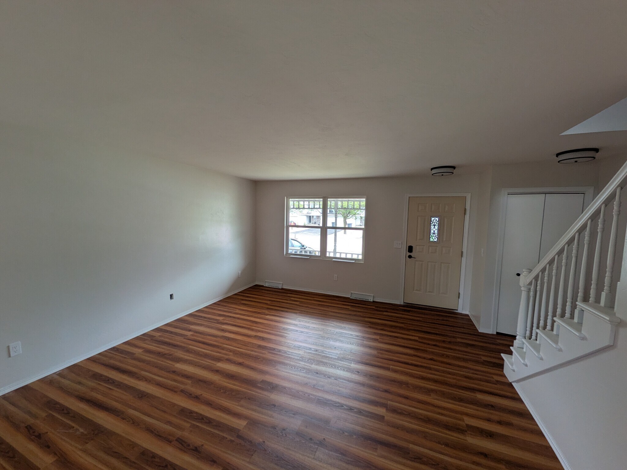Building Photo - 3954 East River Drive