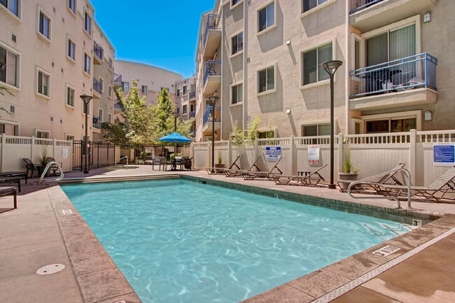 Building Photo - 606 W S Temple St