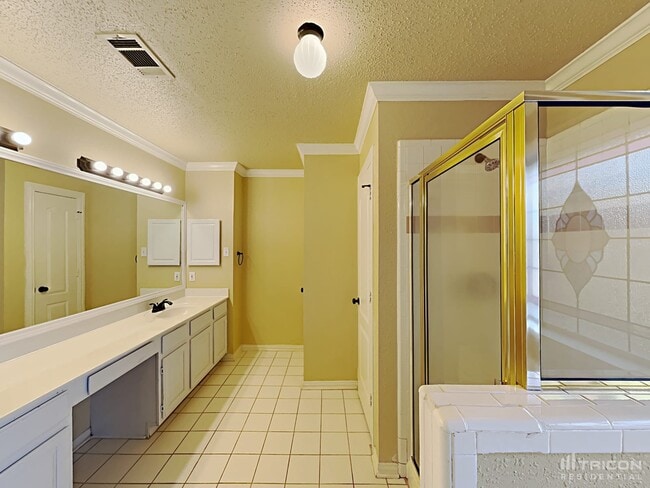 Building Photo - 4116 Kingsferry Dr