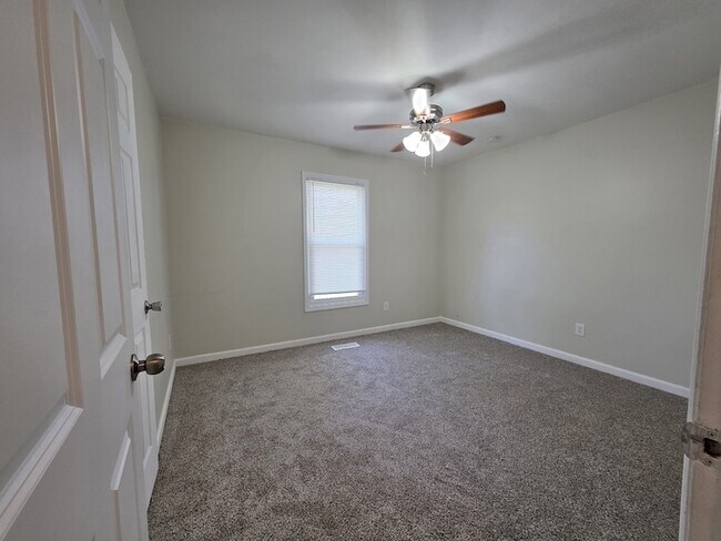 Building Photo - 3483 Arvin Dr