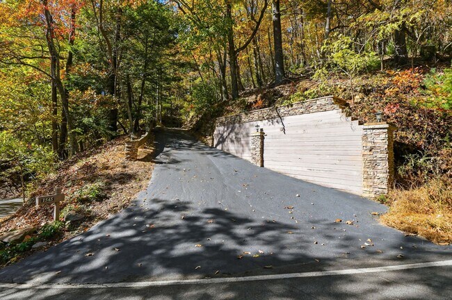 Building Photo - FULLY FURNISHED! Magnificent Panoramic Views!!