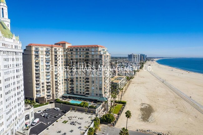 Building Photo - Stunning Panoramic Views from Every Window...