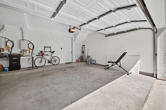 Building Photo - 2401 Crawford St