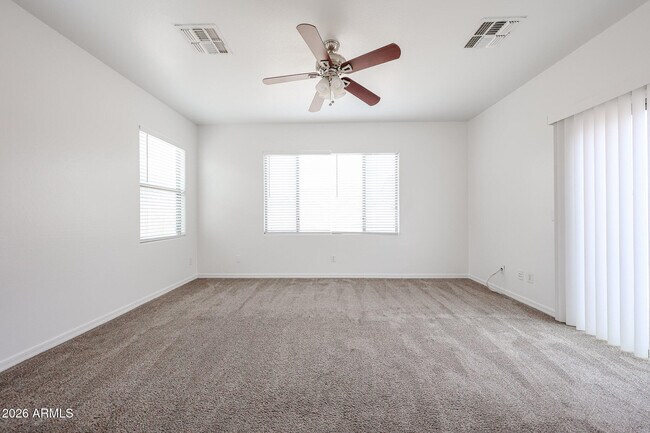 Building Photo - 41298 W Park Hill Dr