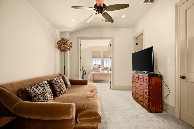 Building Photo - 13240 Villa Montana Way