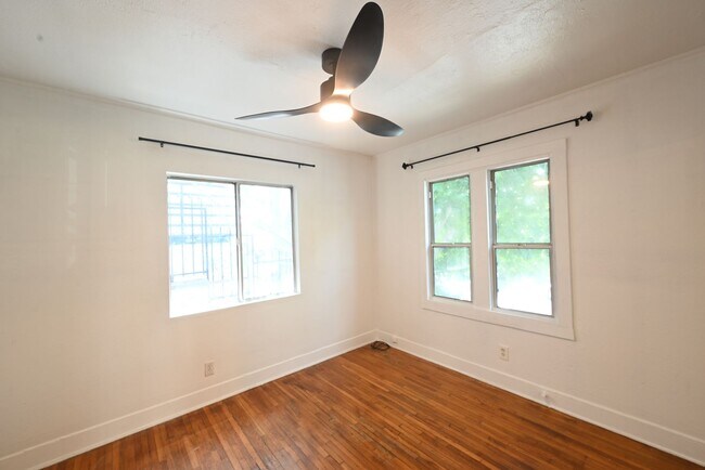 Building Photo - 216 S Vendome St