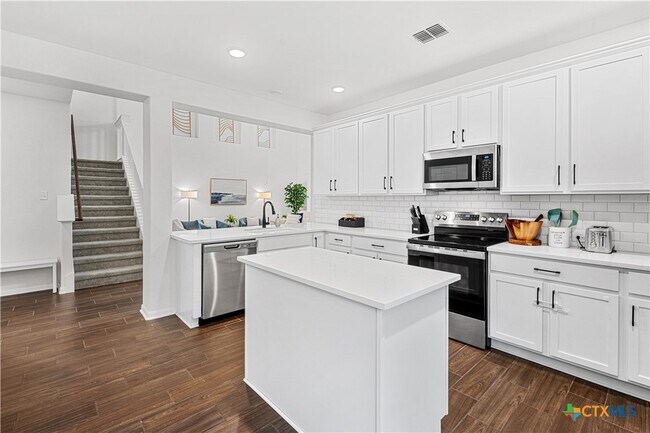Building Photo - 112 Alpen Ct