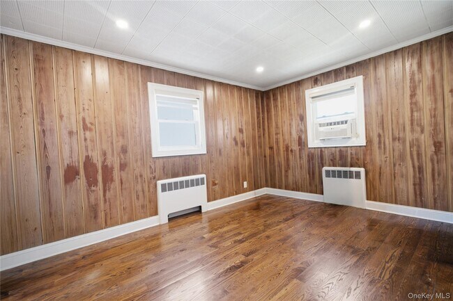 Building Photo - 1641 Falmouth Ave