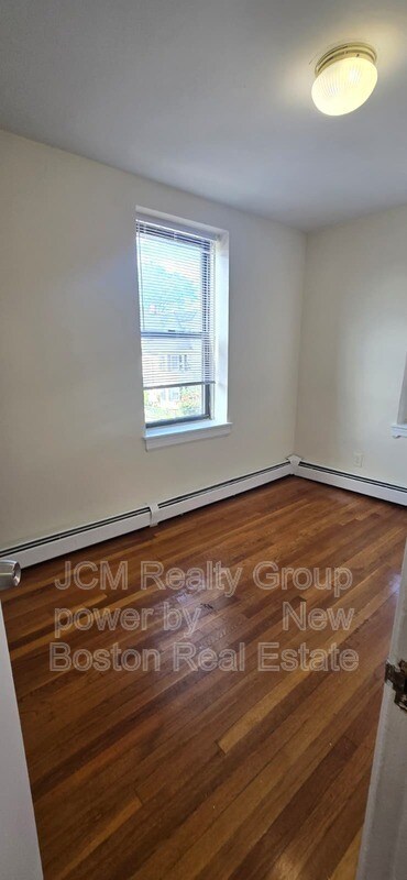 Building Photo - 11 Victory Rd