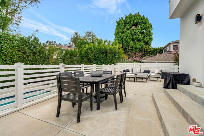 Building Photo - 4203 Saugus Ave