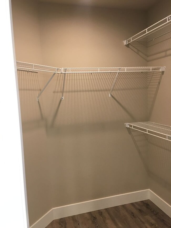 Building Photo - Application Pending - Pet Friendly, 4 Bedr...