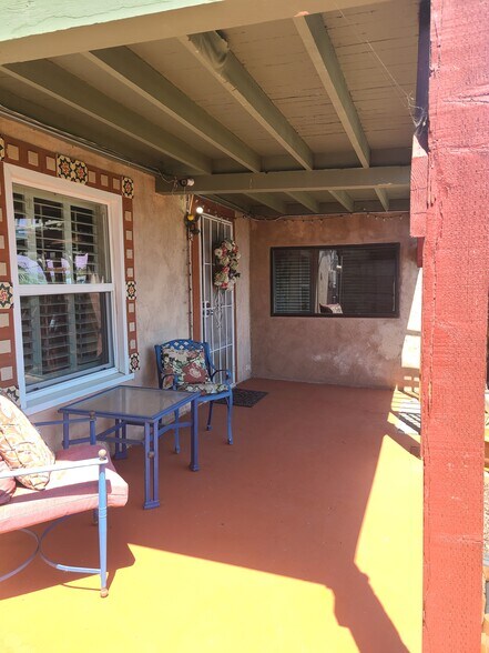 BACK PATIO W YD - 5831 Adelaide Ave