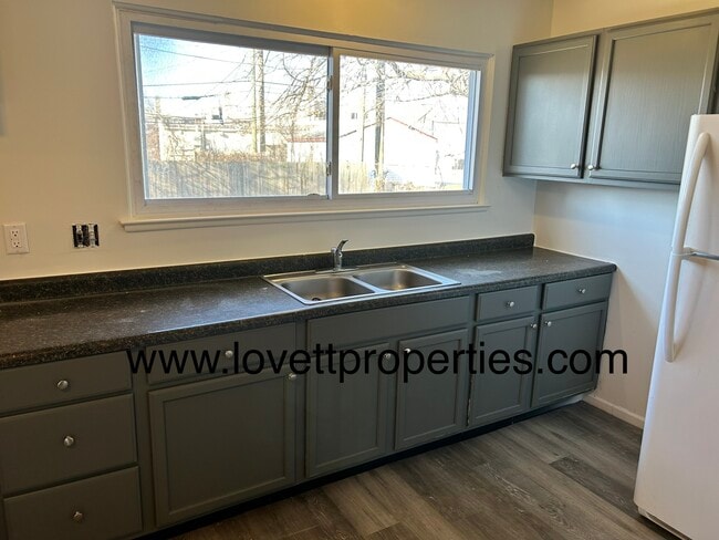 Building Photo - 17221 New York St