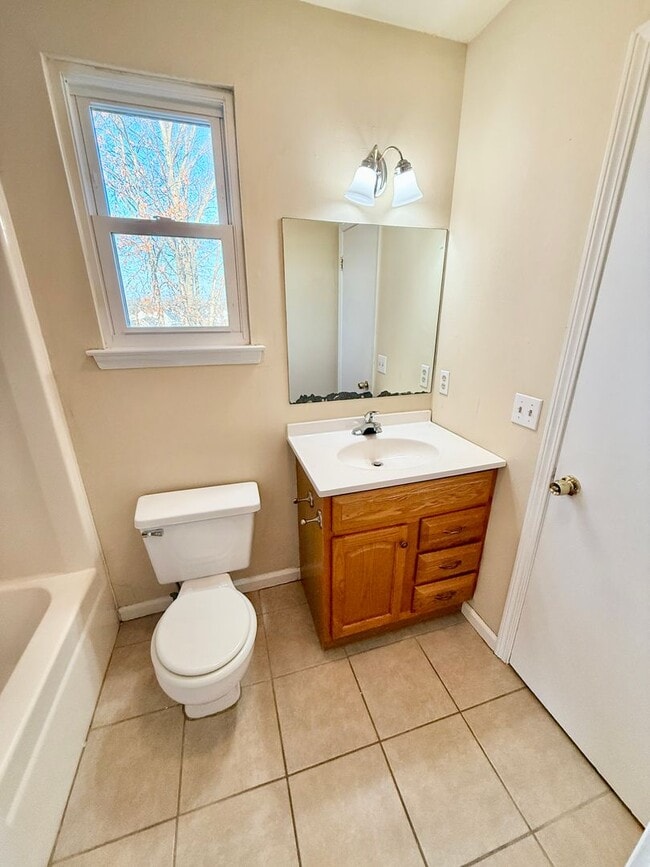 Building Photo - 3 Bed 2 Bath with Amenities in Hermitage for $1550/mo!