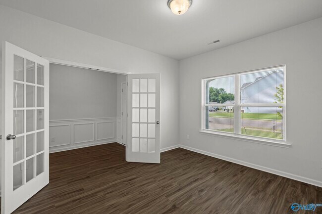 Building Photo - 141 Story Ray Dr