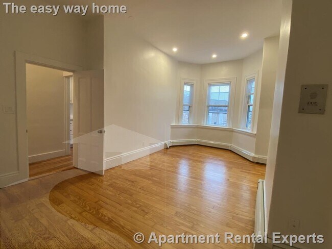 Building Photo - 194 Central St