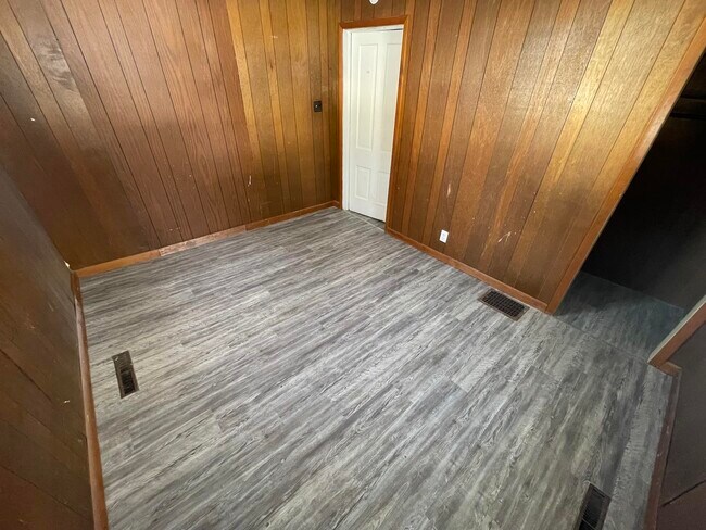 Building Photo - 308 Stewart-