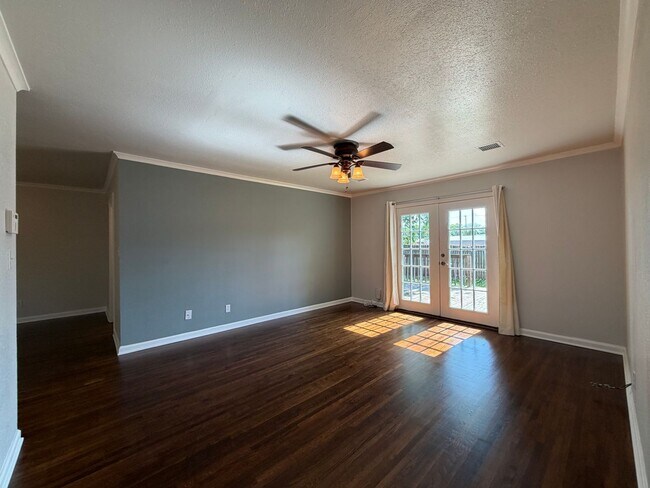 Building Photo - 4819 S Owasso Ave