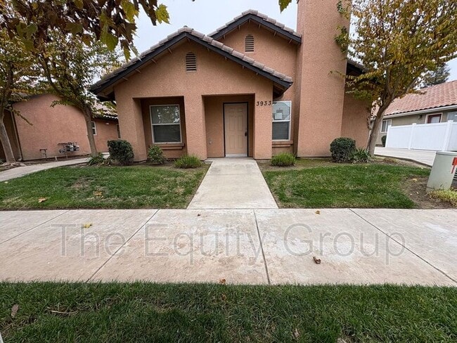 Primary Photo - 3933 W Cecil Ave