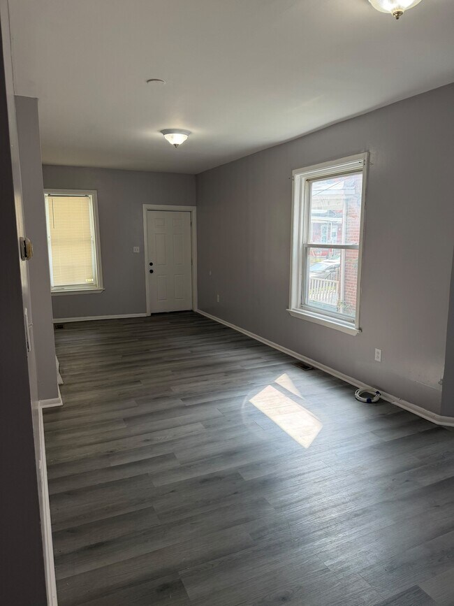 Building Photo - 251 Highland Ave