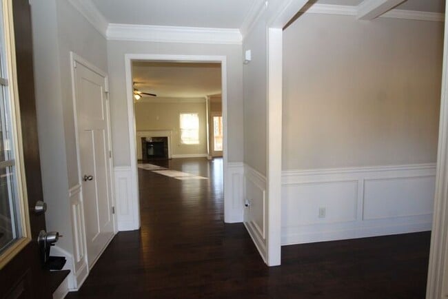 Building Photo - Brookside Crossing!