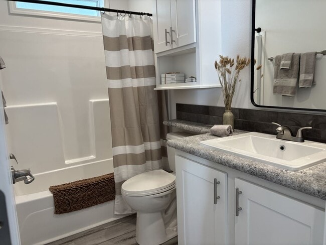 Building Photo - 245 Bimini Cay Cir