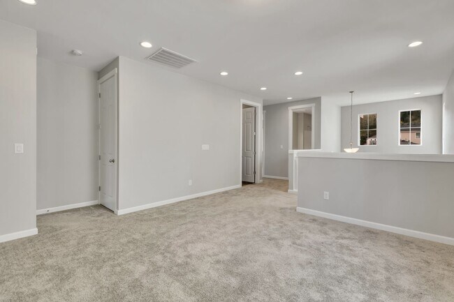 Building Photo - Spacious 3-Bedroom Home in the Heart of Gig Harbor!