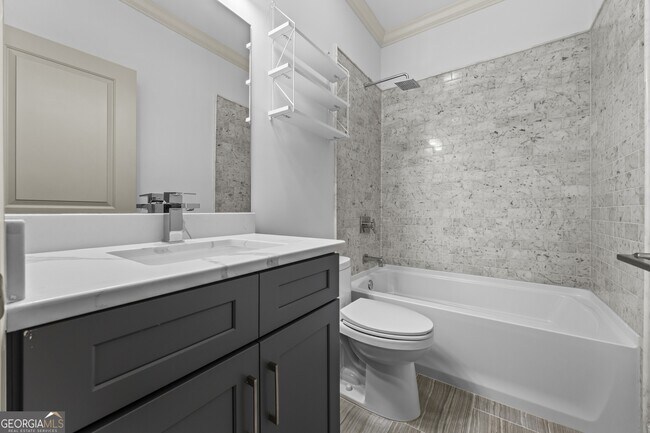 Building Photo - 1742 Helen Dr NE