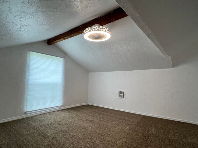 Building Photo - 1136 NW Maple- COMING SOON!