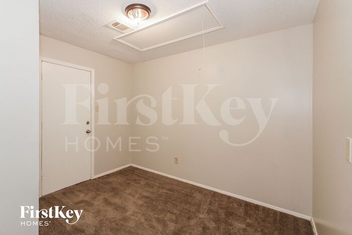 Building Photo - 4375 Burnette Pl