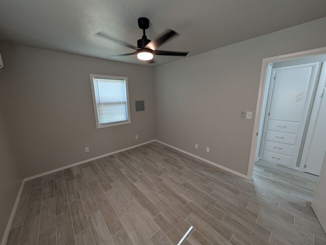 Building Photo - Remodeled luxury 1 bedroom, 1 bath house in Edmond, OK with stainless steel appliances