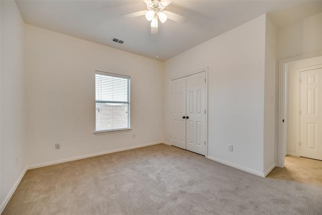 Building Photo - 819 Rushmore Dr