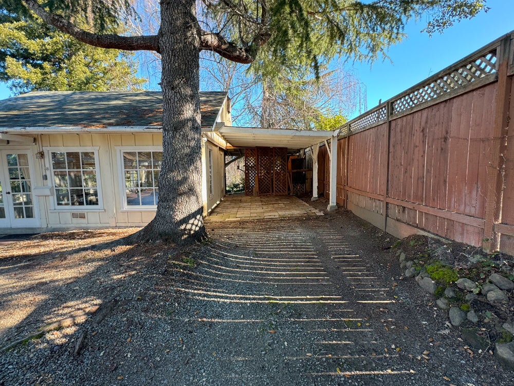 Building Photo - 1309 D Street Ext