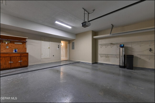 Building Photo - 6732 Pearl Ridge Dr