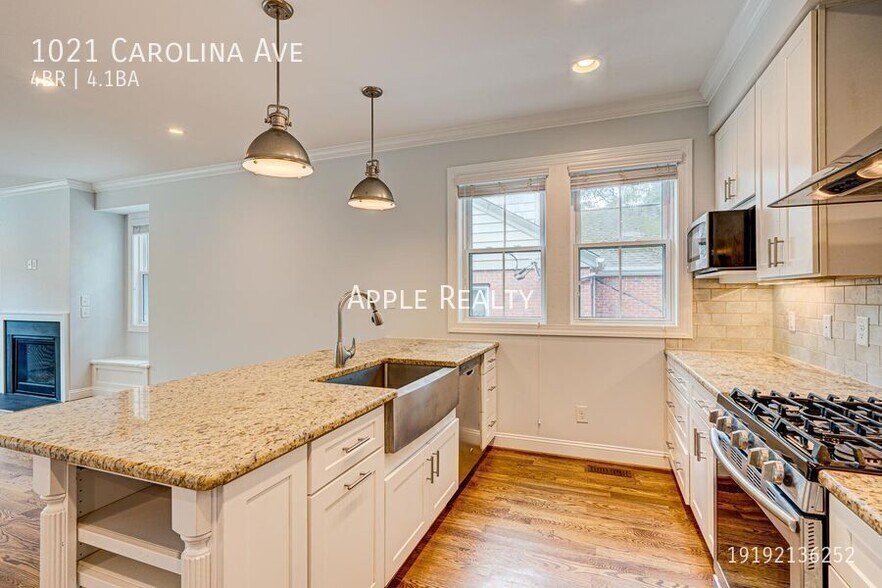 Building Photo - 1021 Carolina Ave