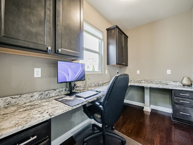 Building Photo - AVAILABLE NOW! Stunning South Lyon Home wi...