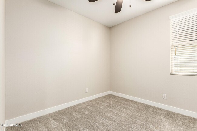 Building Photo - 17625 W Colter St