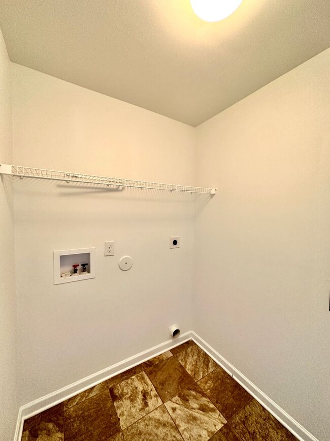 Building Photo - Home for rent in Moundville! View with 48 ...
