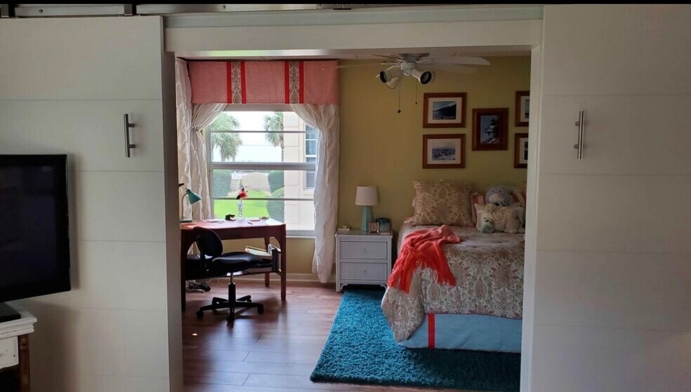 Building Photo - 3802 Gulf of Mexico Dr