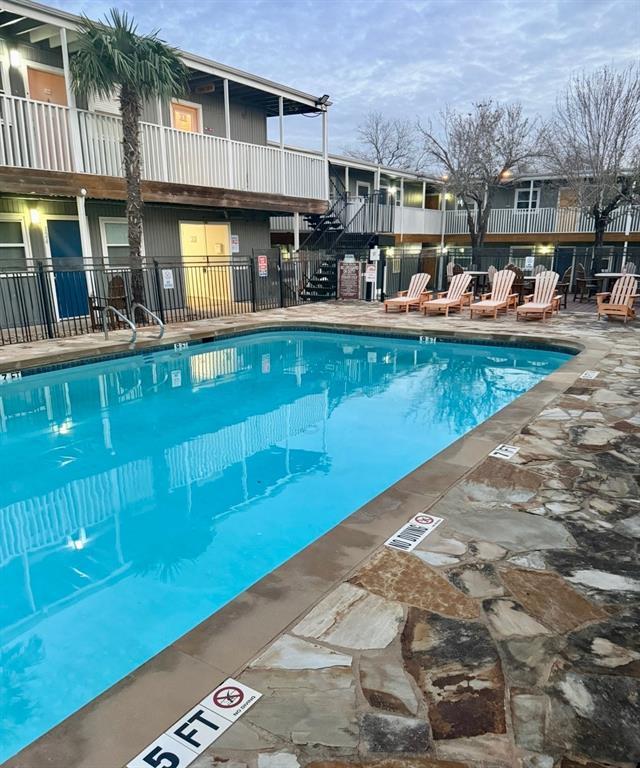 Building Photo - 2401 Manor Rd