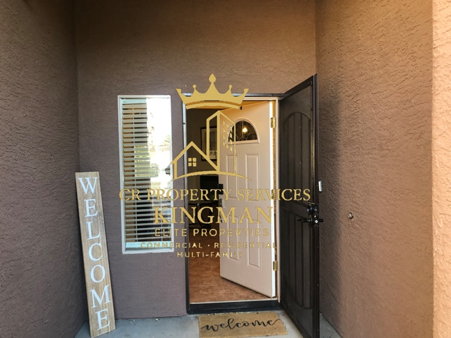 Building Photo - Spacious 3-Bedroom Home with Private Backyard Retreat – Fully Furnished & Utilities Included