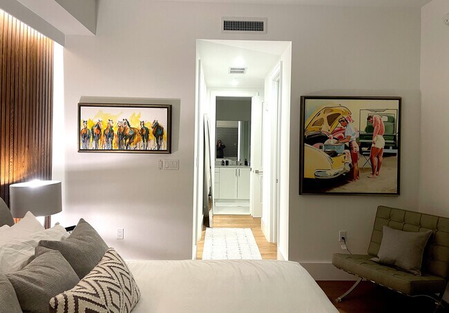 Master Bed - 1111 Central Ave