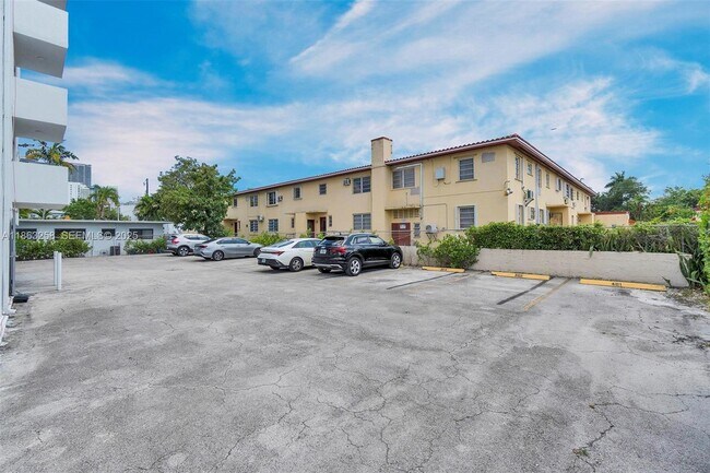 Building Photo - 620 SW 10th St